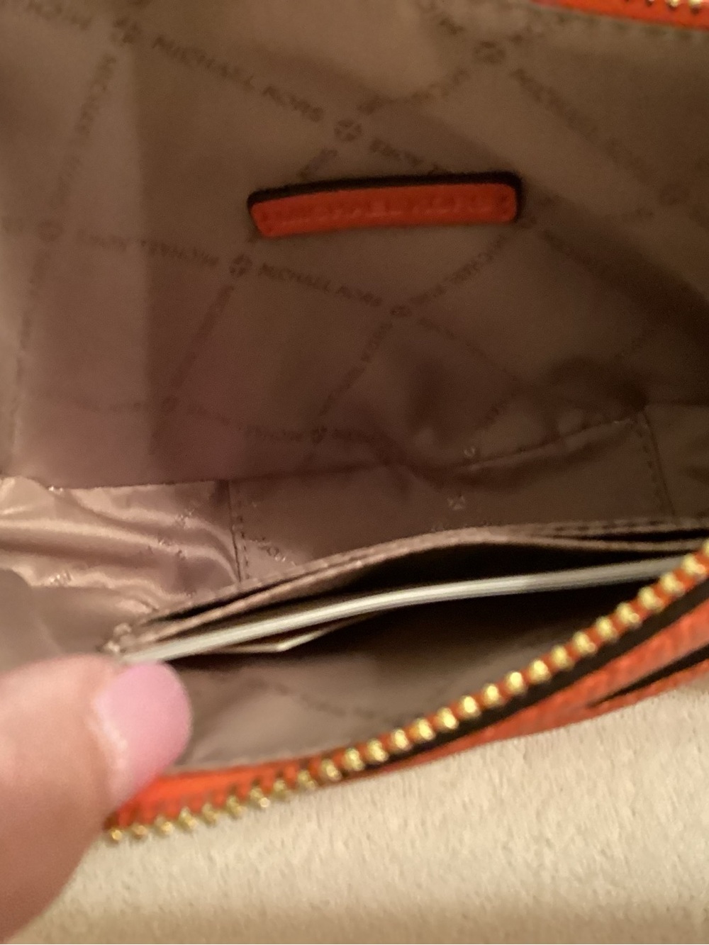 Michael Kors Dover Small pebbled leather crossbody bag. - Picture 3 of 4